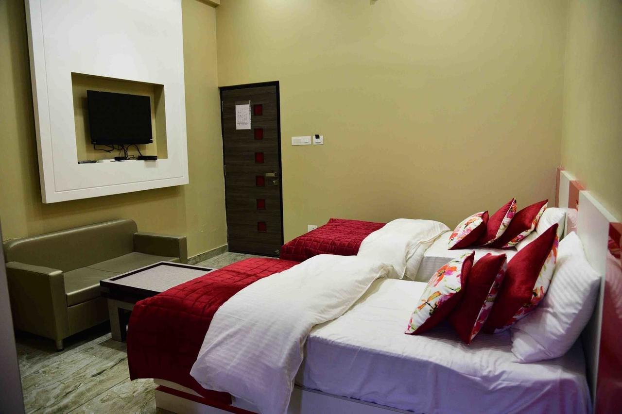 Fabhotel Kangra Roadway Inn Tanda Zewnętrze zdjęcie