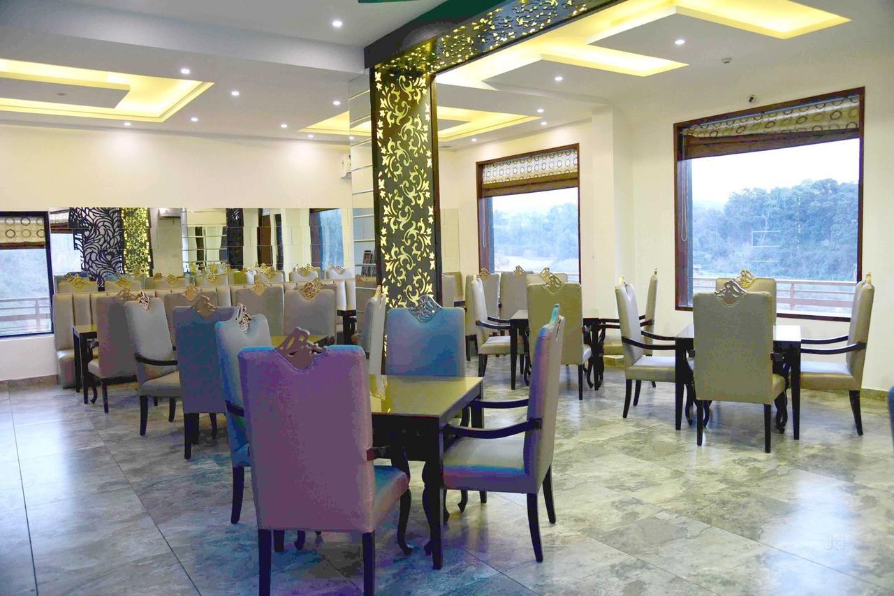 Fabhotel Kangra Roadway Inn Tanda Zewnętrze zdjęcie